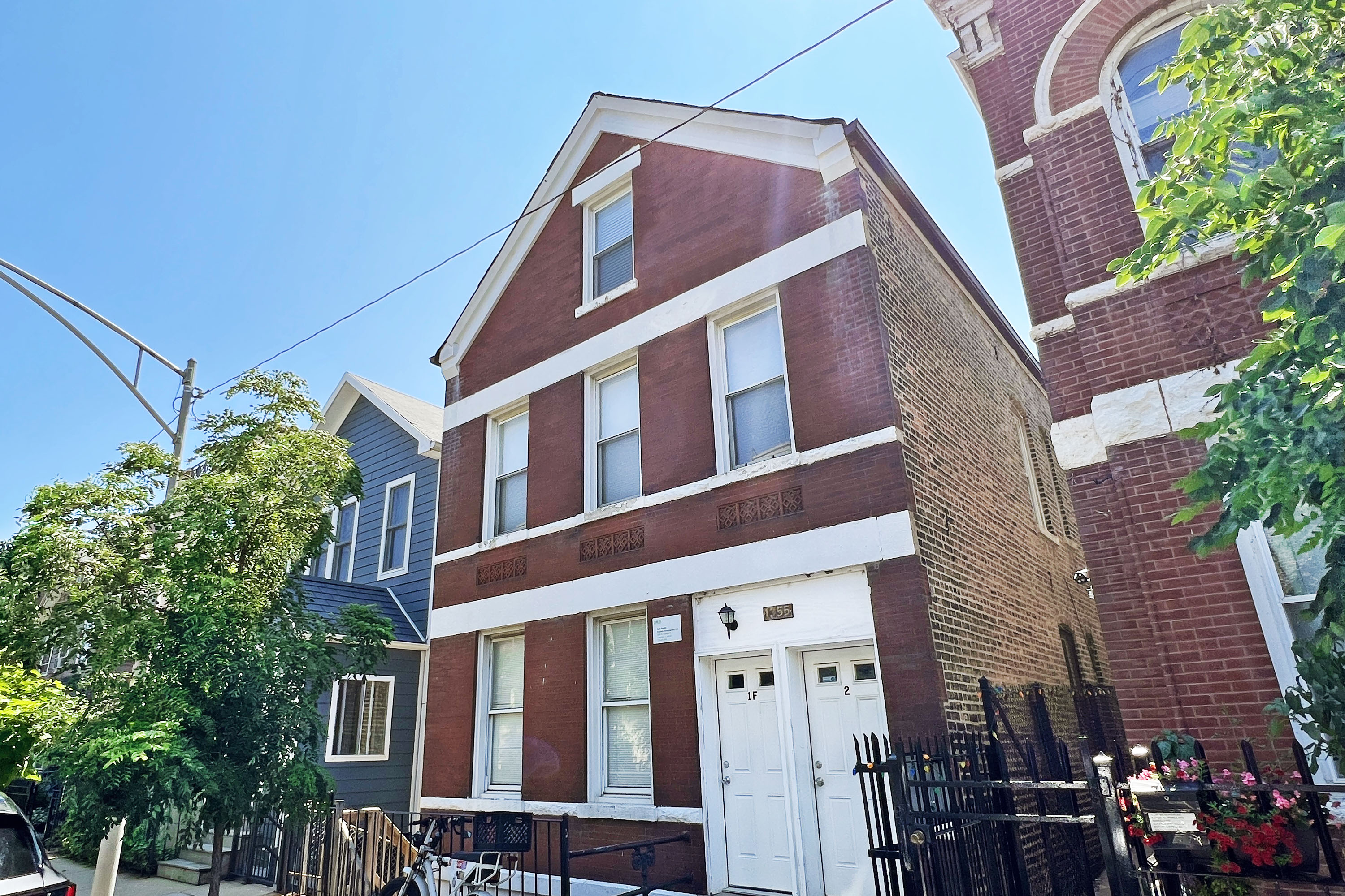 1355 W Walton St - 1F