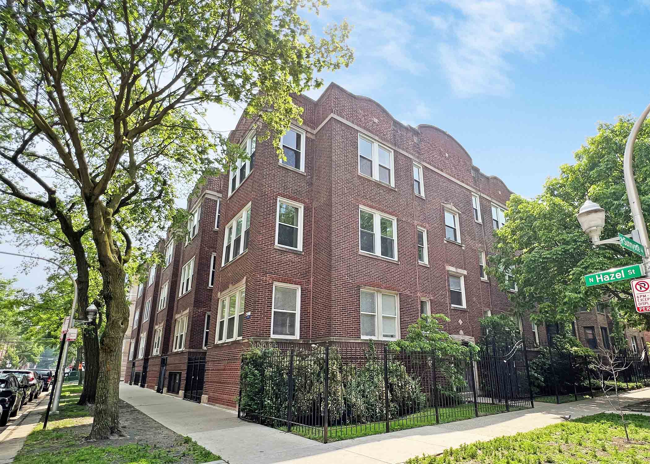 903 W Sunnyside