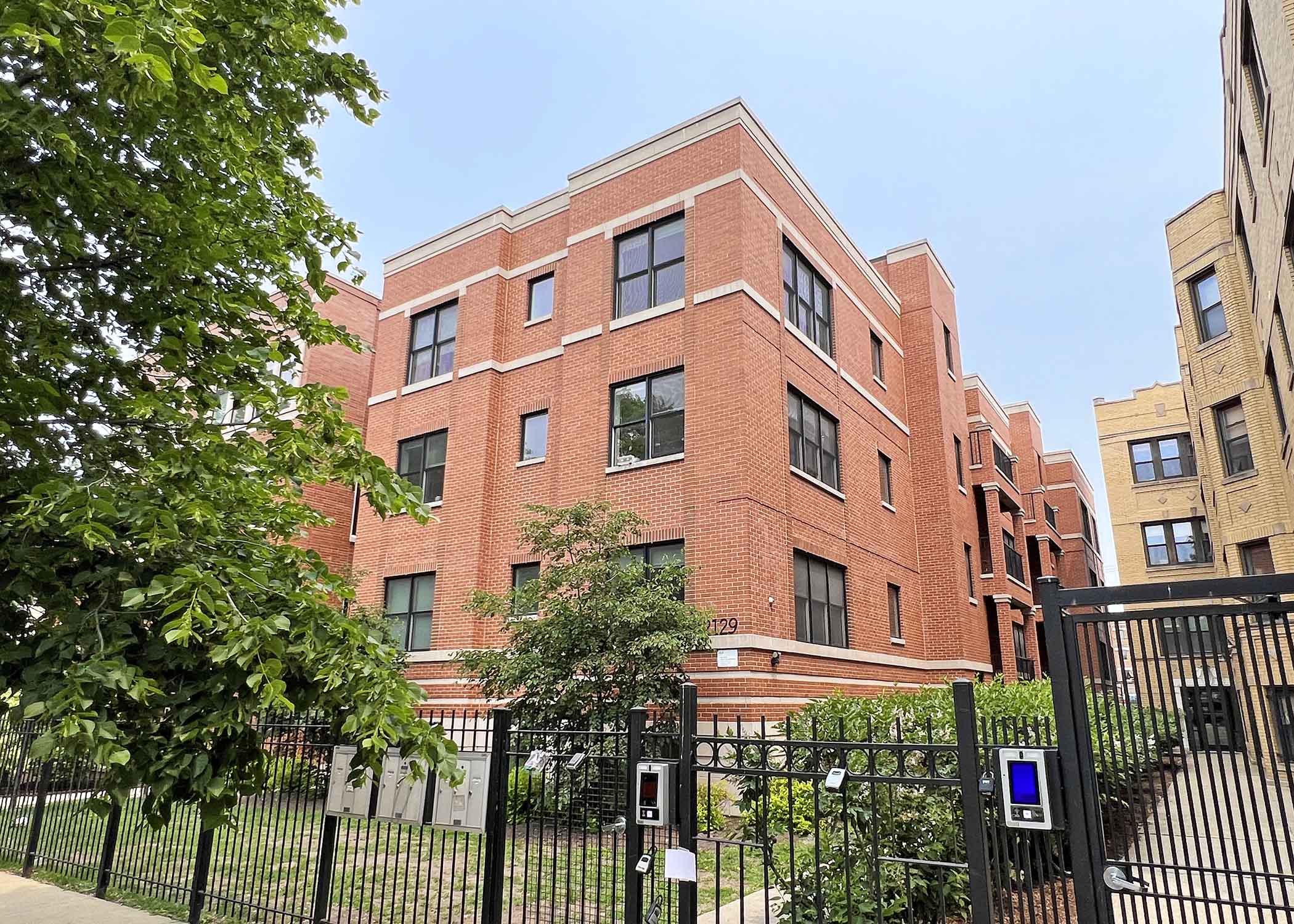 2129 North Campbell Avenue - 3M