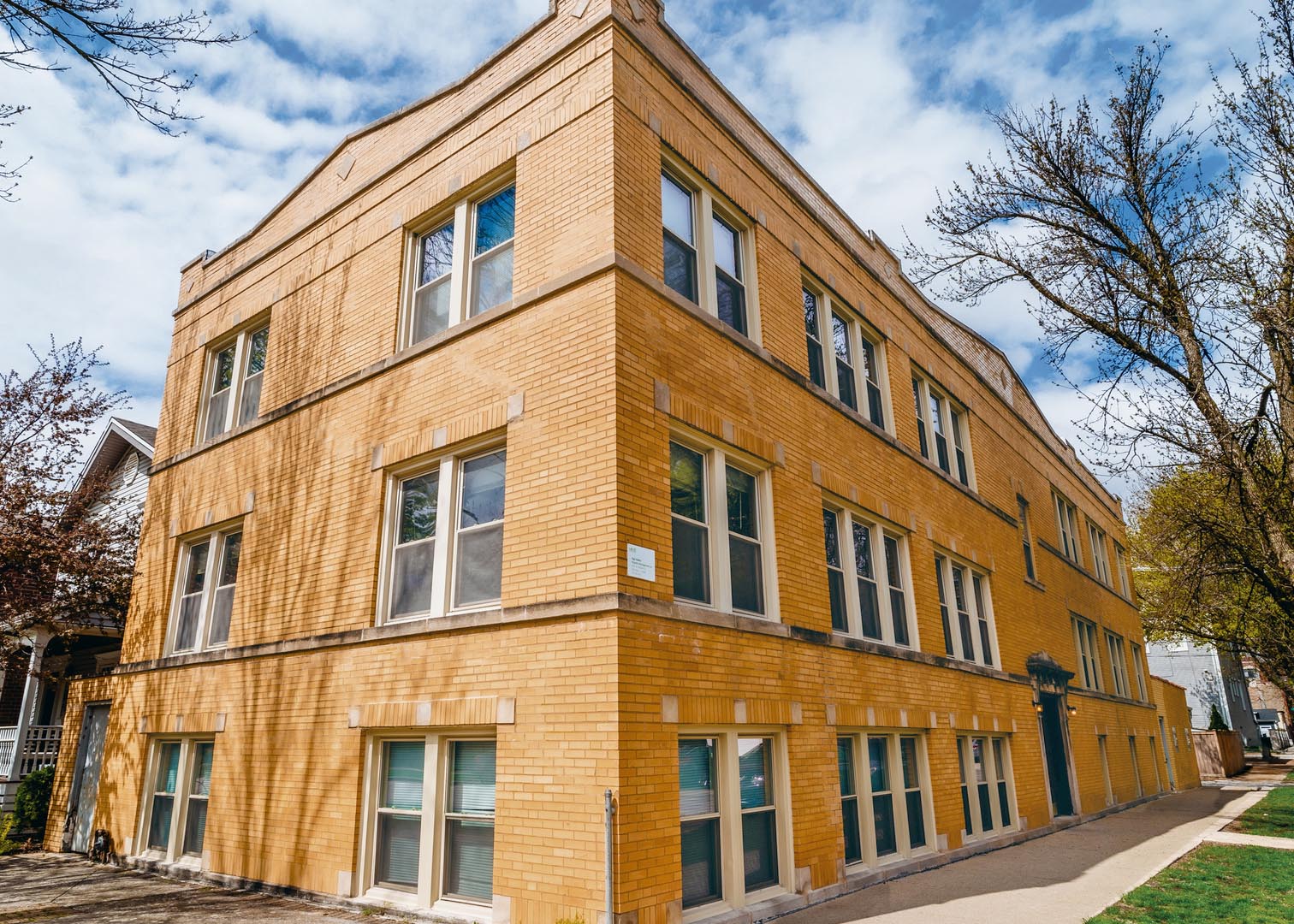3104 North Wolcott Ave. - 2F