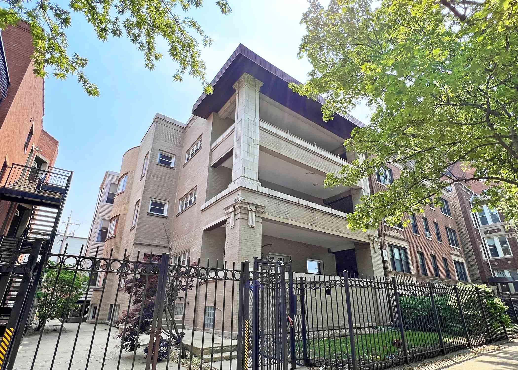 935 W. Agatite #2