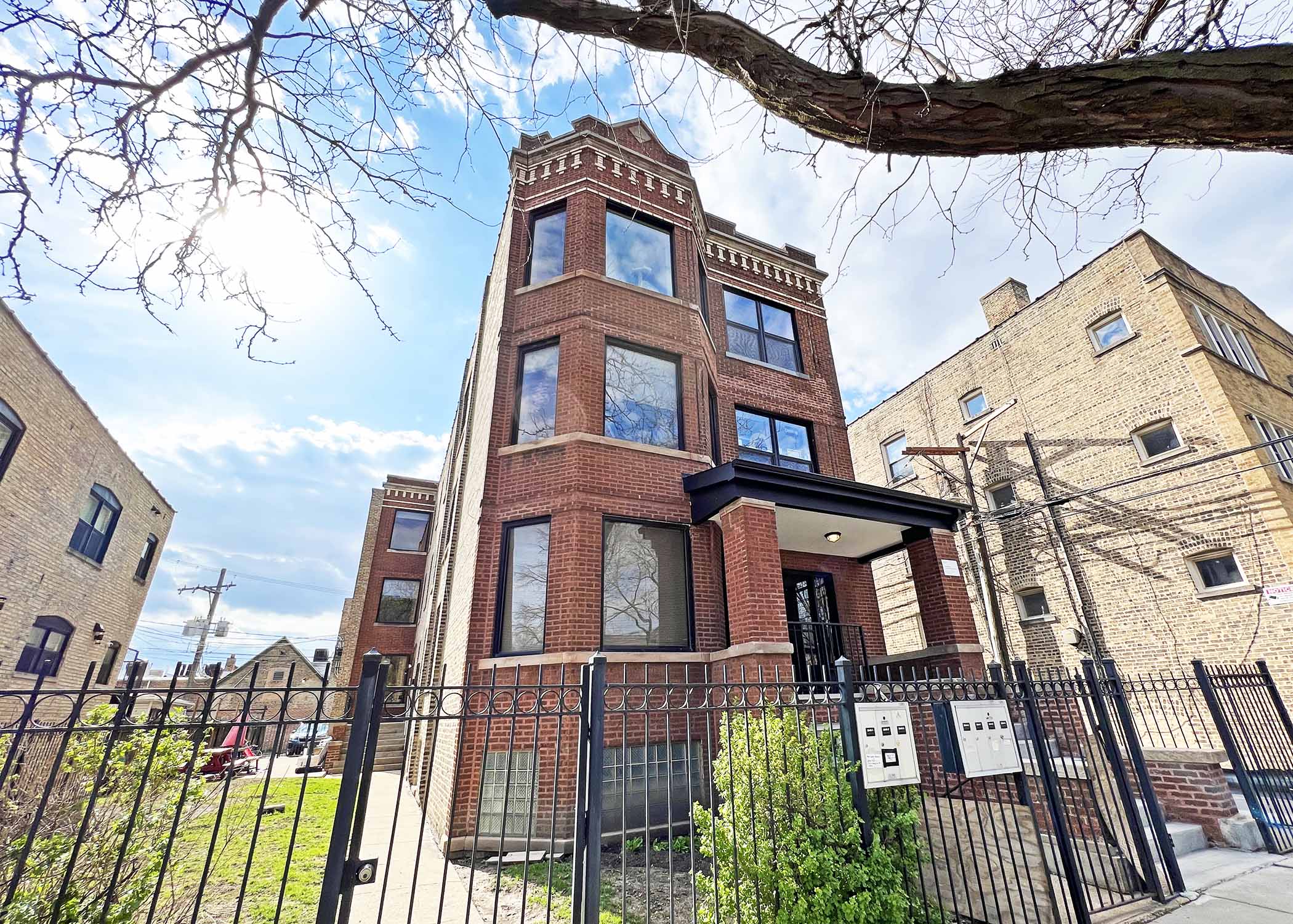Property main image