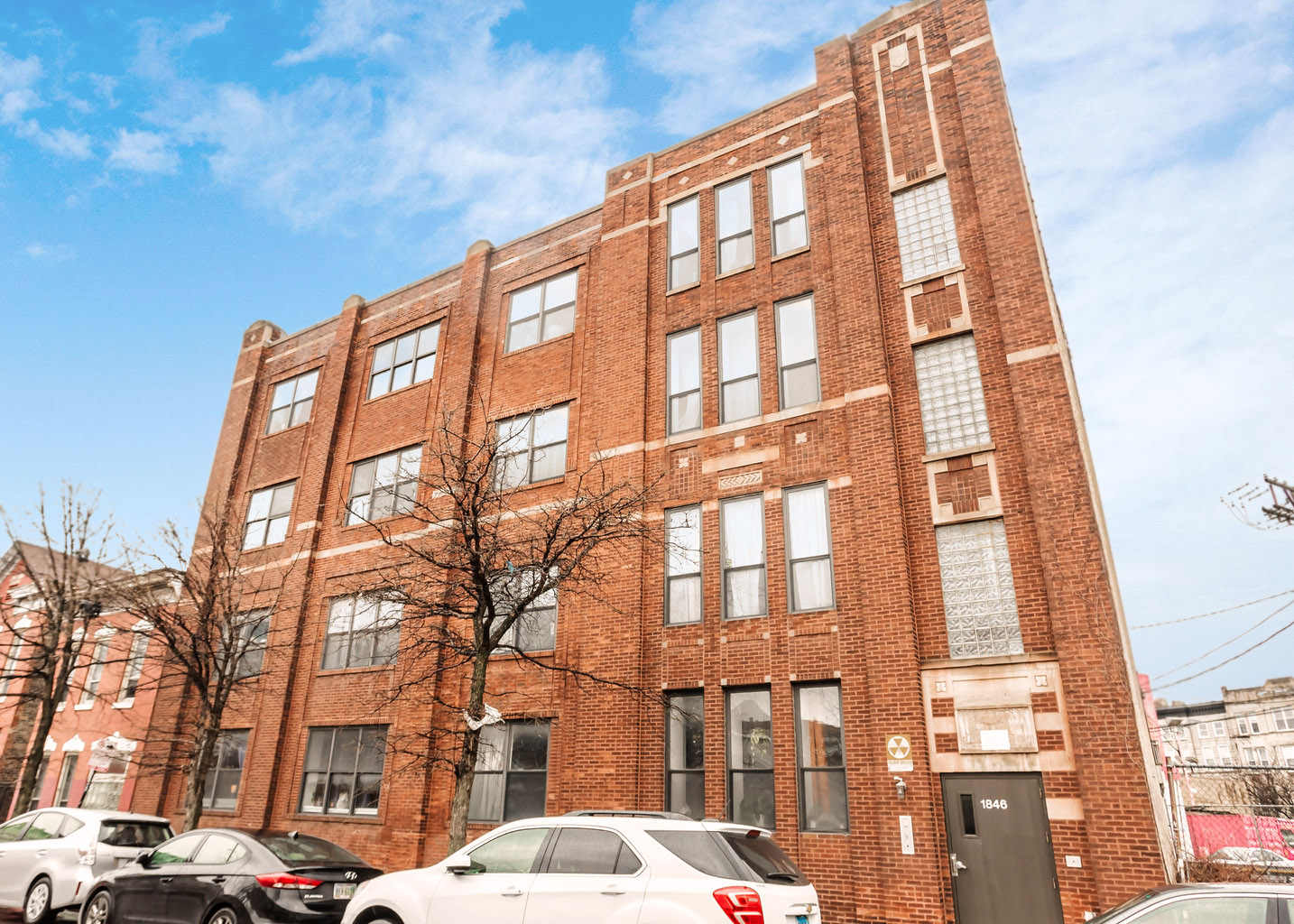 1846 South Loomis Street - 404