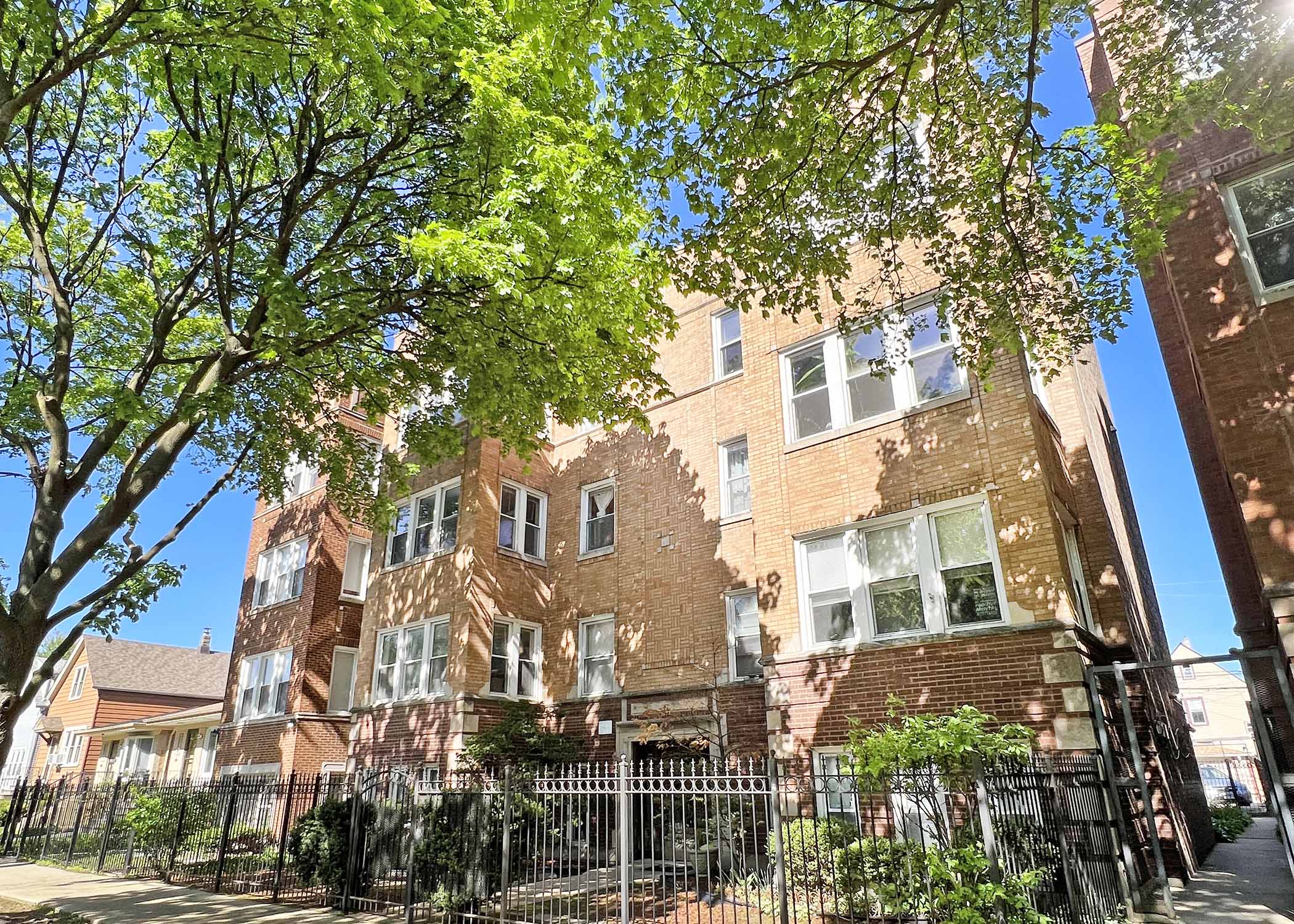 2625 N. Ridgeway Ave. - 1S
