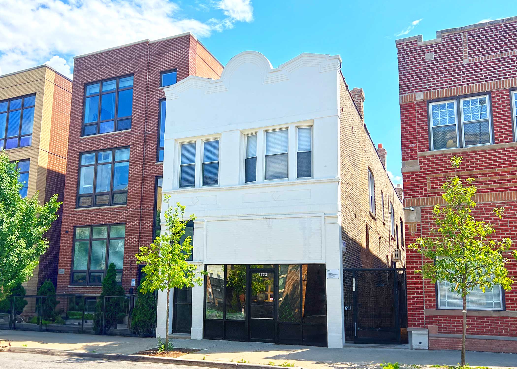 3649 West Montrose Avenue - 1R