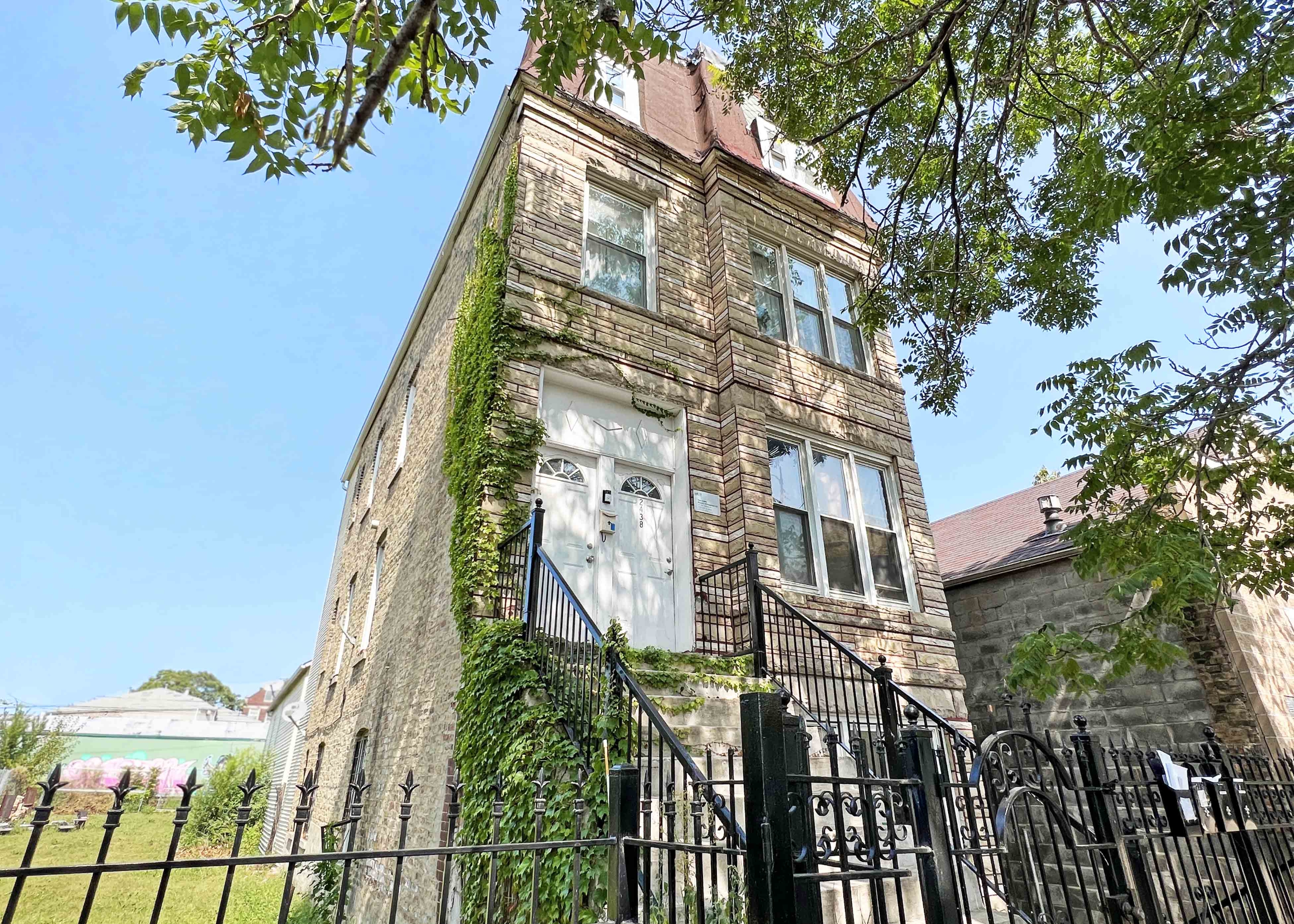 Property main image