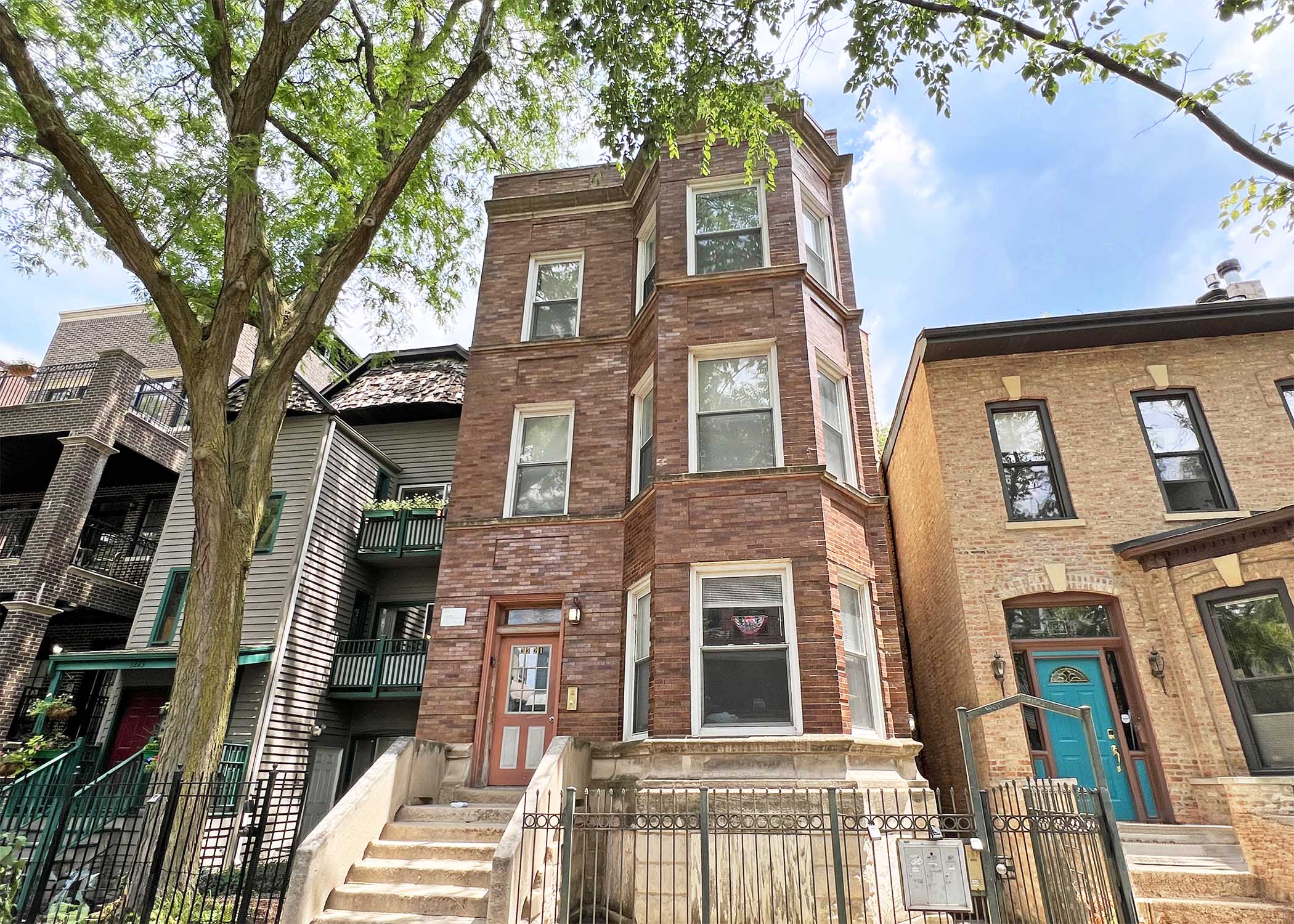 3221 North Kenmore Avenue - 3R
