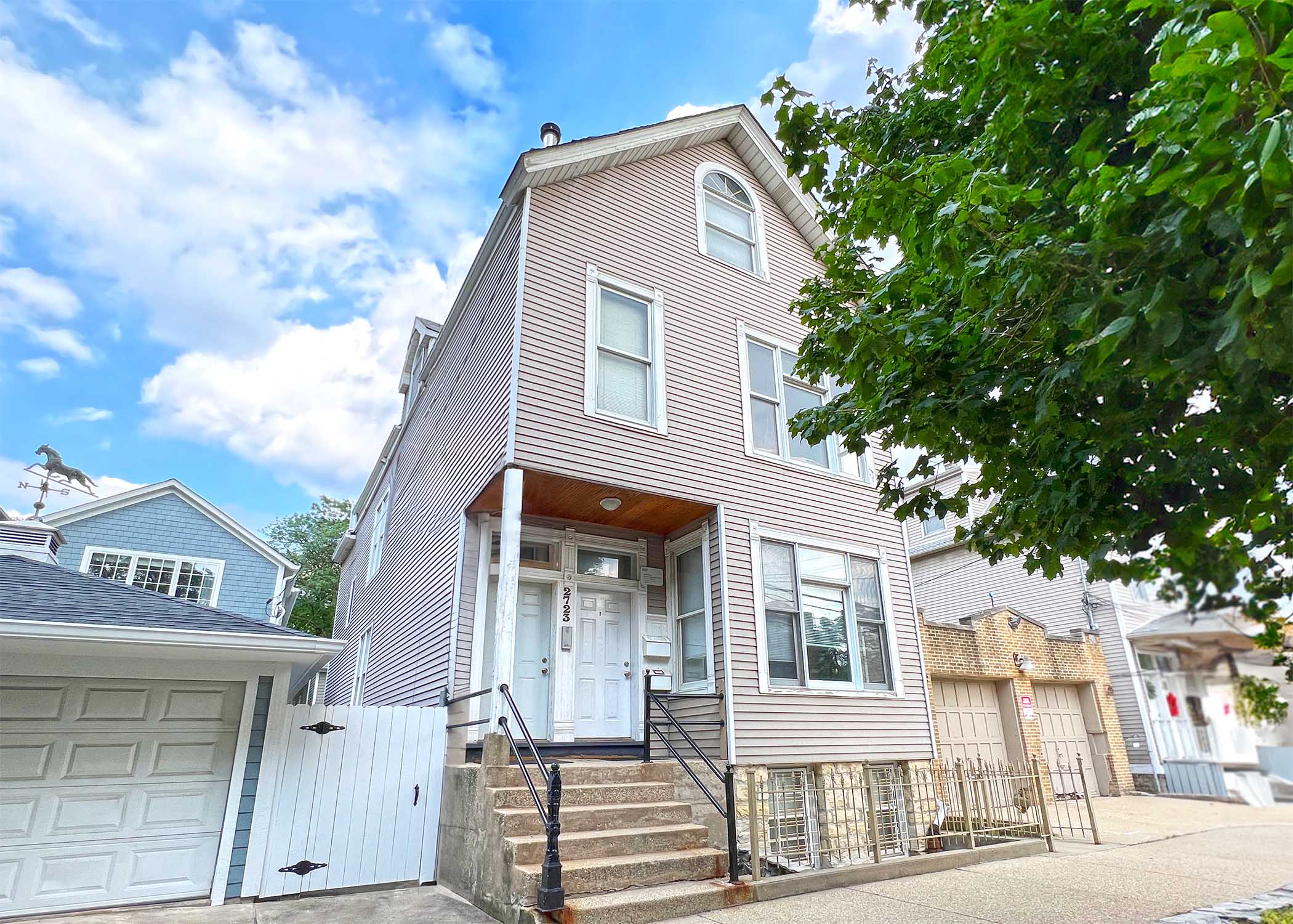 2723 N. Seminary Ave. - 2