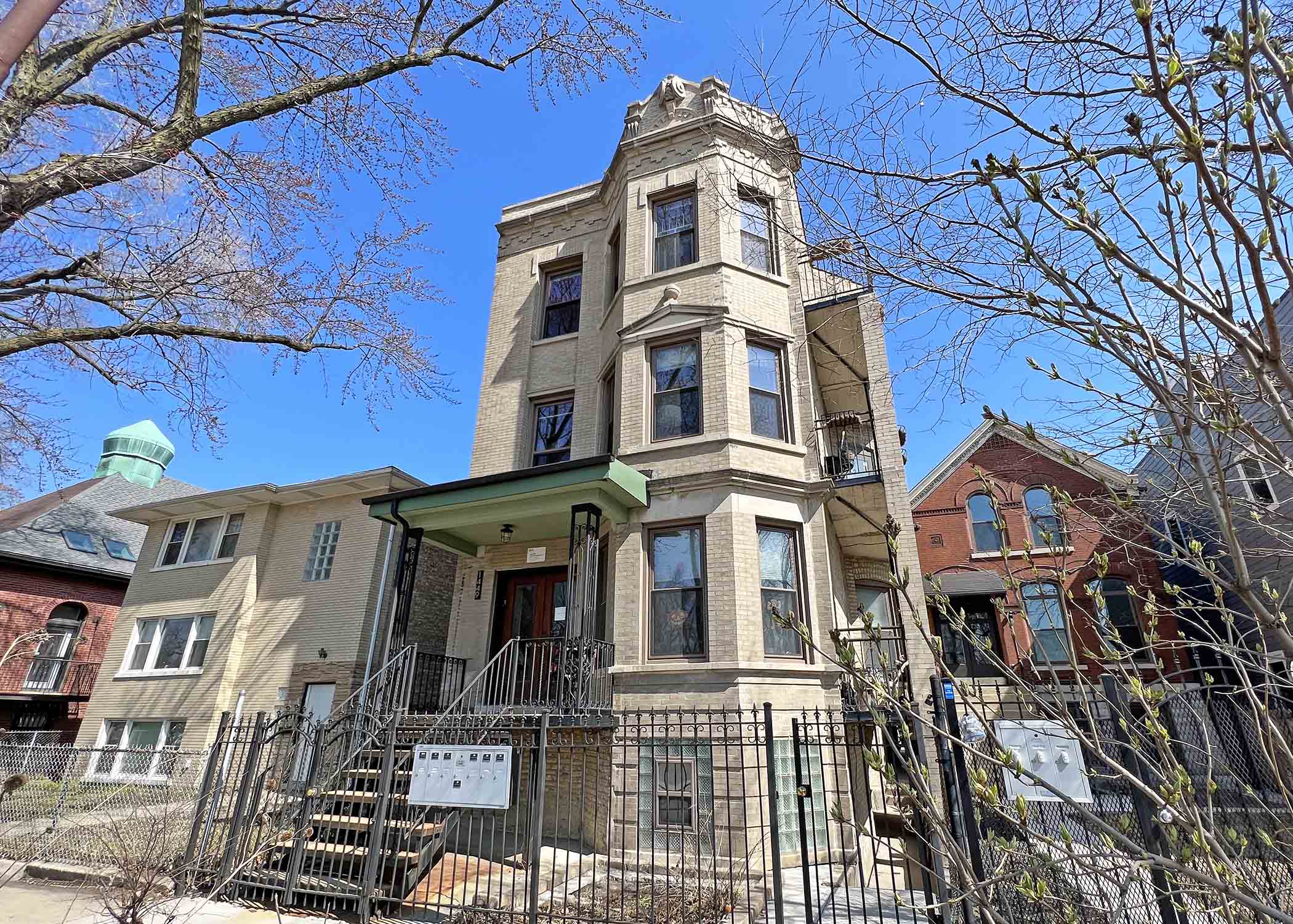 1449 North California Avenue - GDN