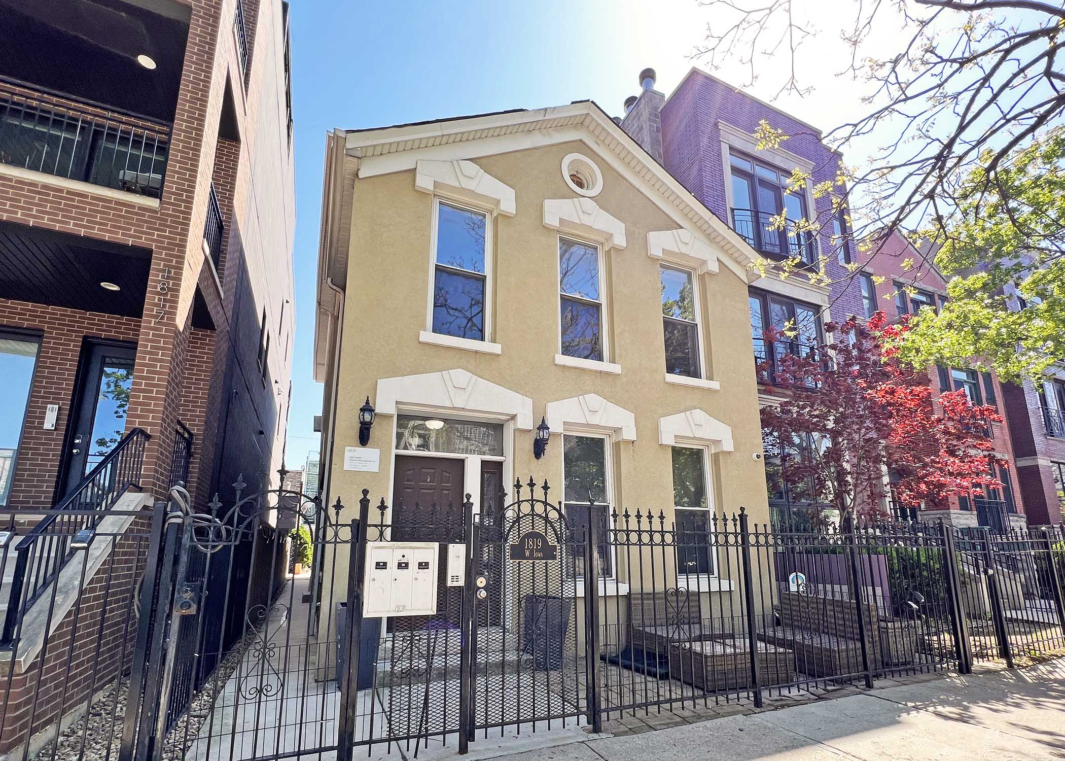 1819 West Iowa Street - 1R